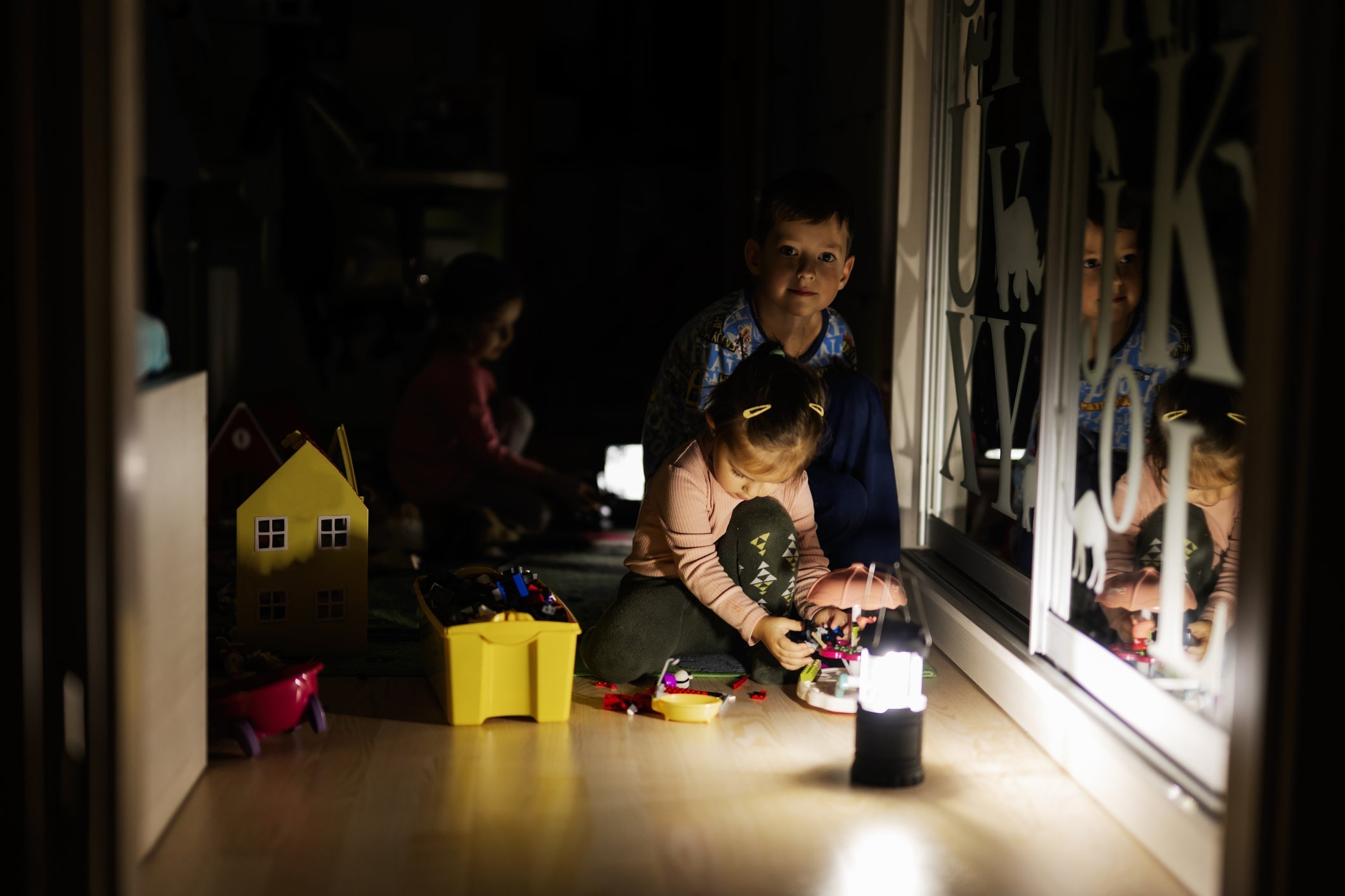 Emergency Power Outage Kit Checklist for 2025: What Every Home Should Have
