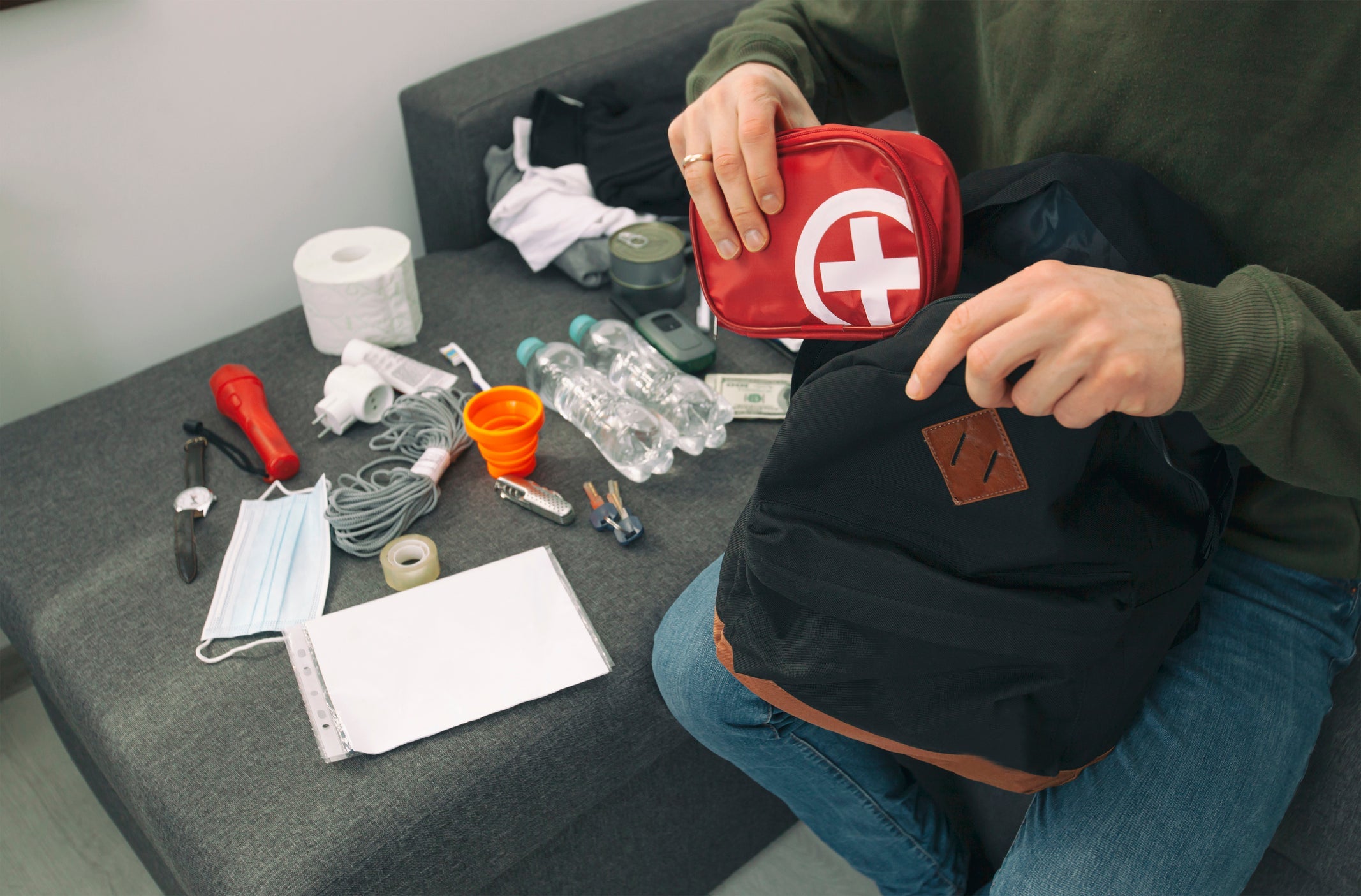 How to Build a 72-Hour Emergency Survival Kit (FEMA Recommended Guide)