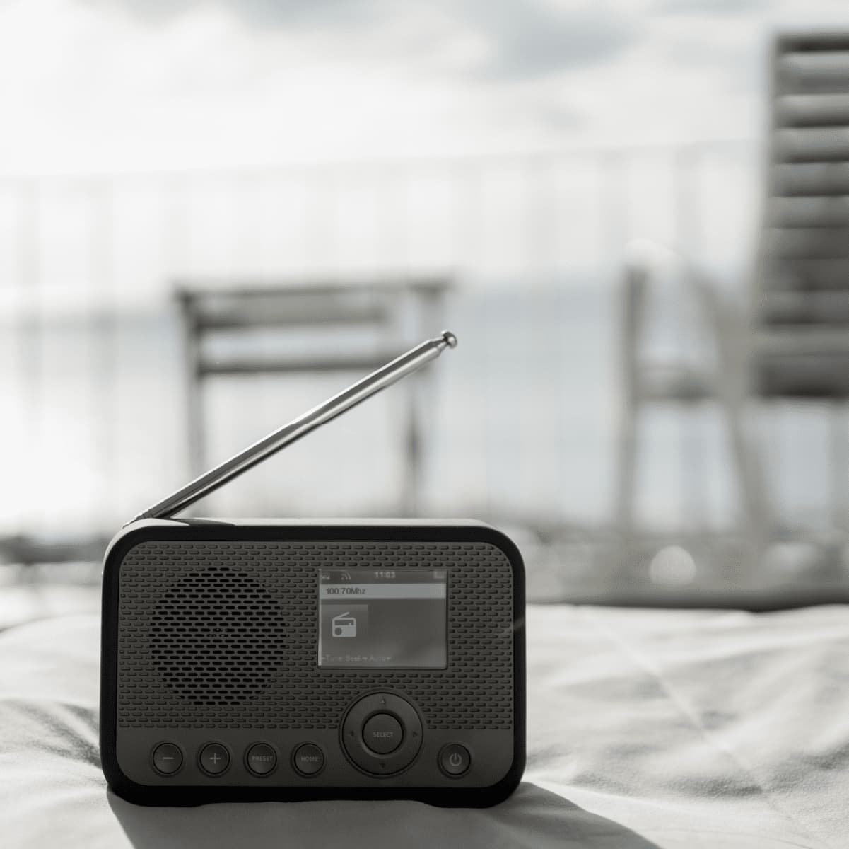 Sangean - WFR-39 FCC - FM-RBDS / Spotify Connect / Internet / AirMusic Control Digital Radio
