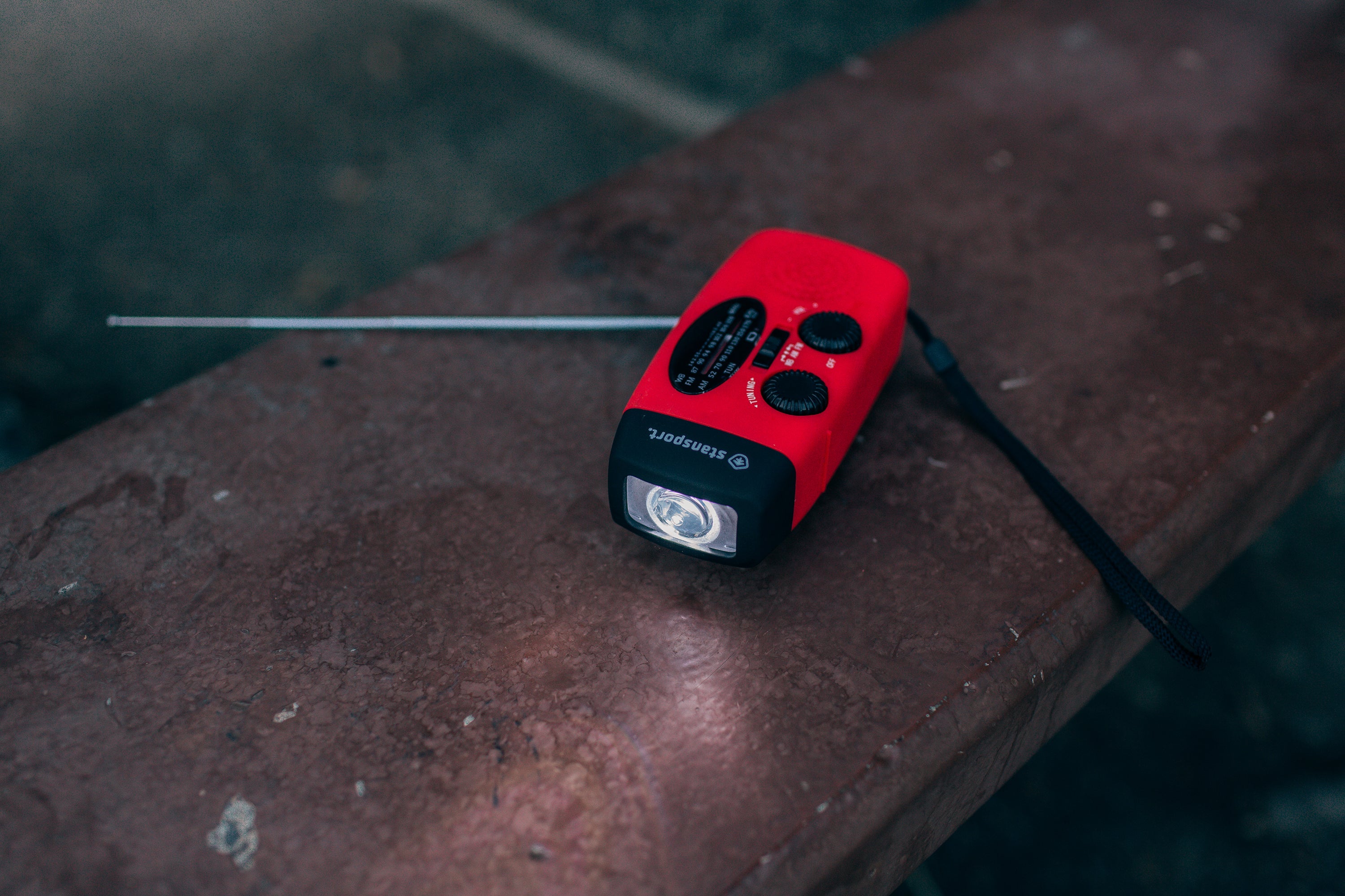 Solar Dynamo Radio Am-Fm-Wb Crank Radio-Flashlight