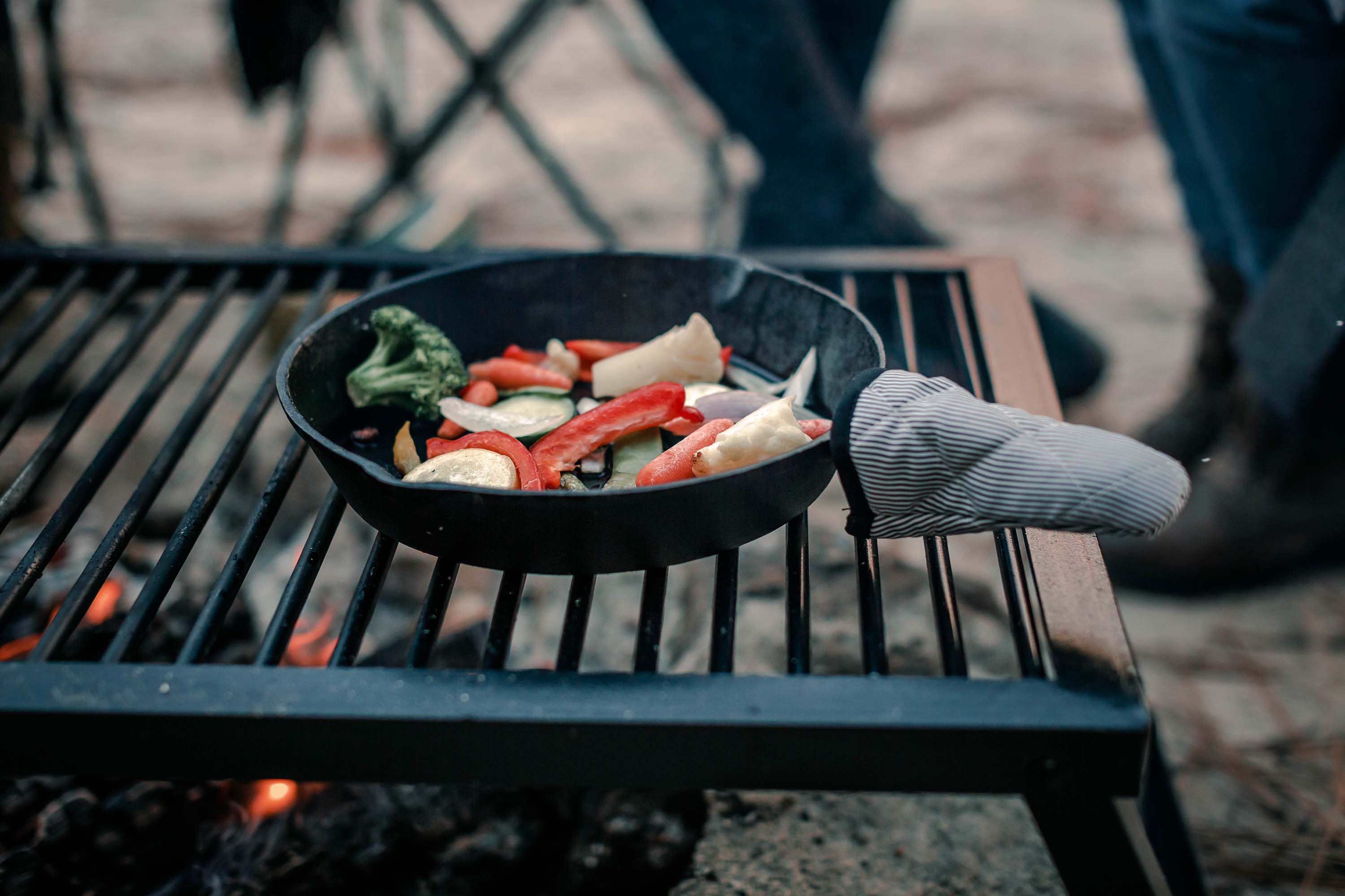 Pre-Seasoned Cast Iron Fry Pan - 8 In