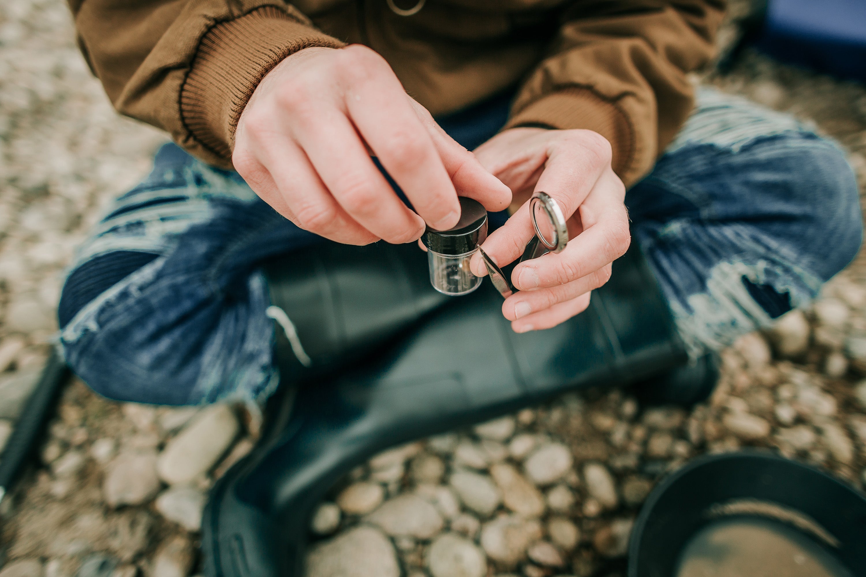 Yukon Deluxe Gold Panning Kit With Pick