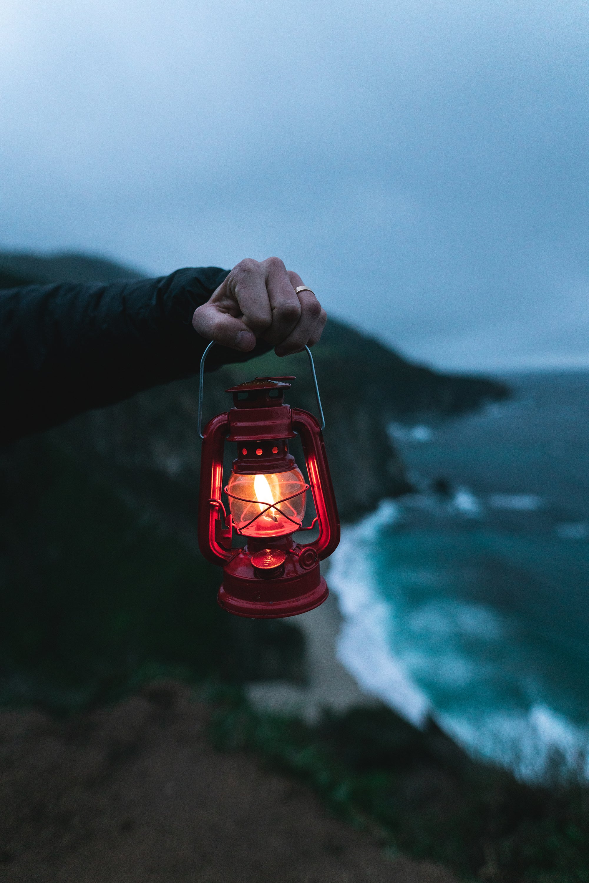Huricane Lantern - 8 In