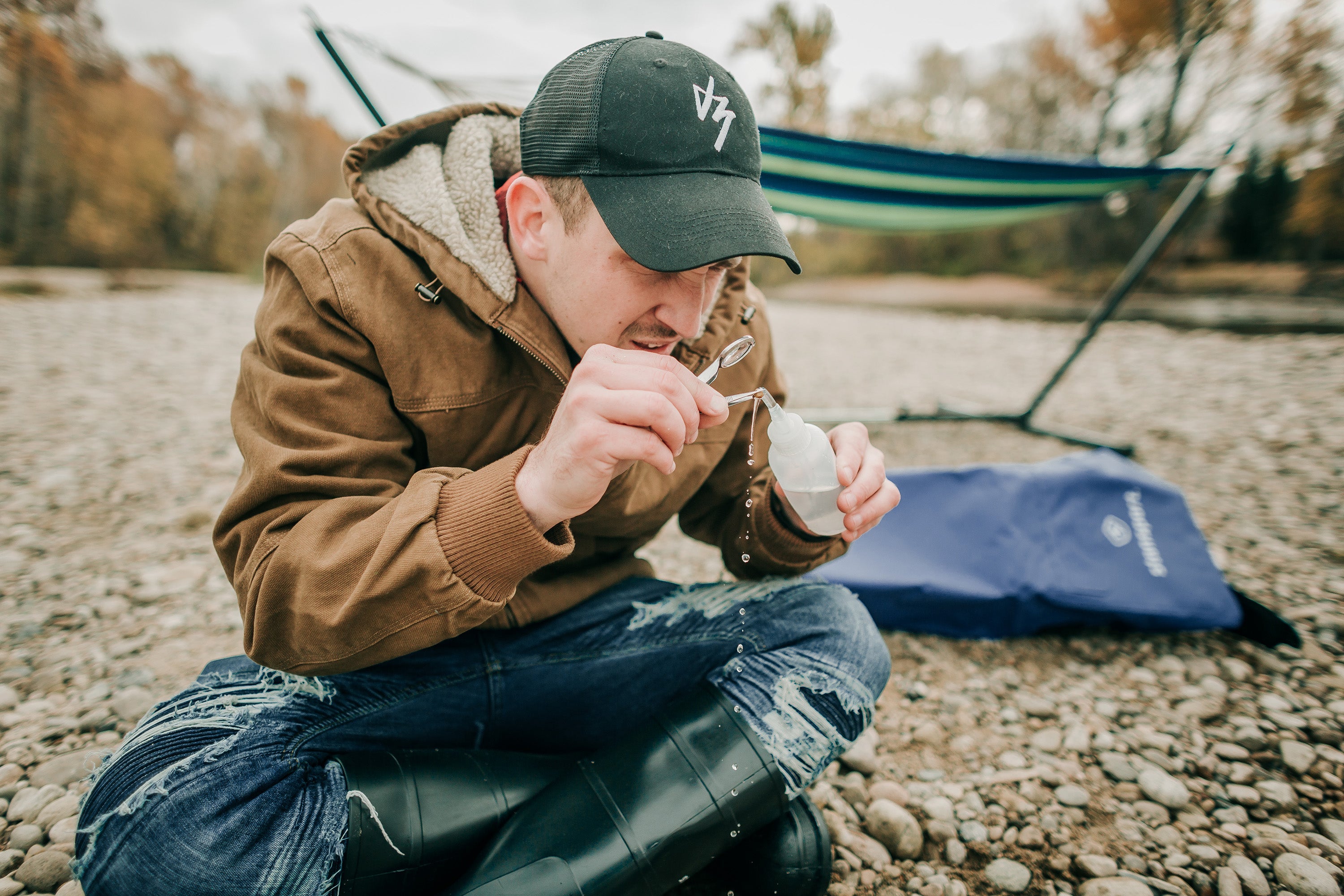 Yukon Deluxe Gold Panning Kit With Pick