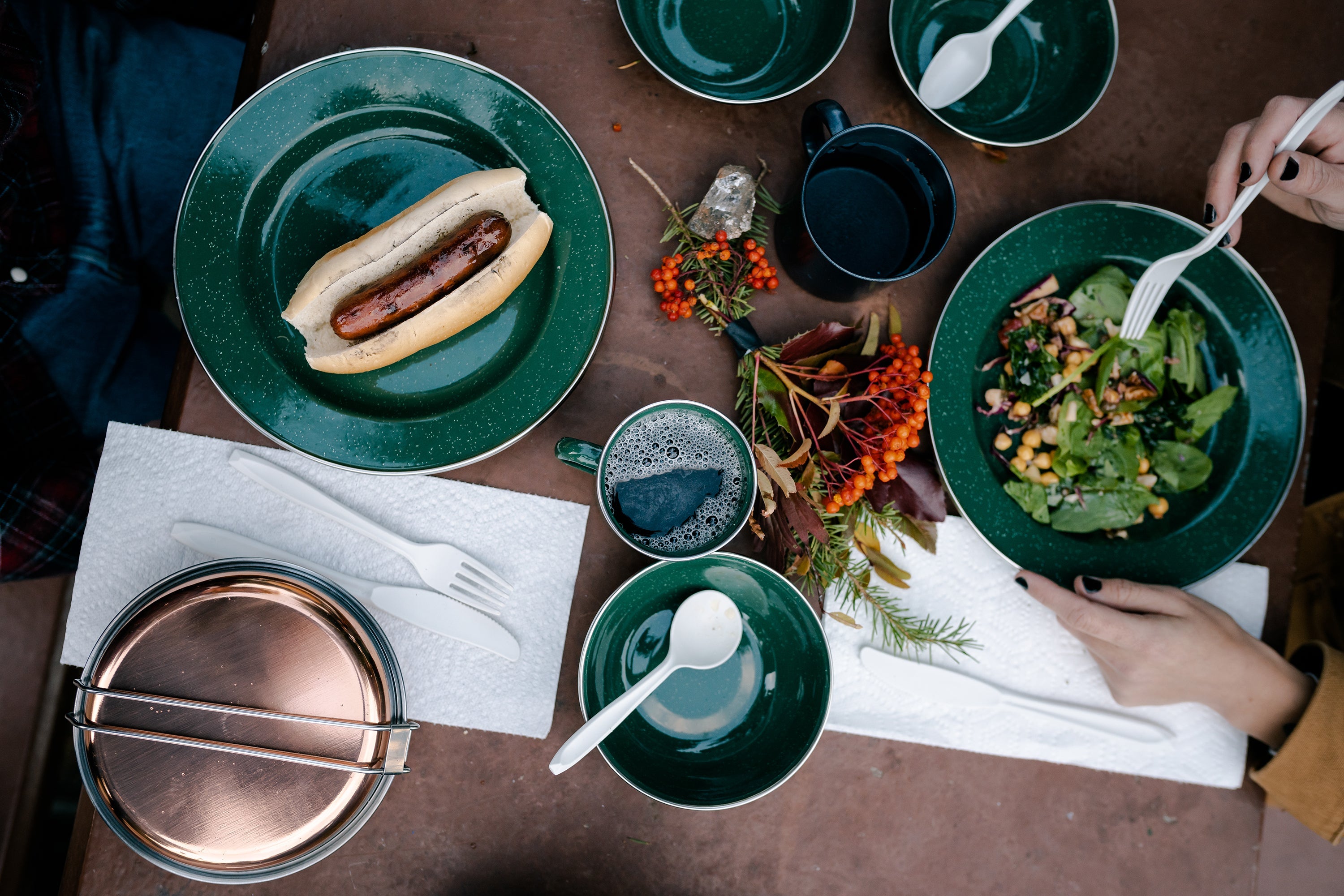 Enamel Camping Tableware Set - 24 Pieces - Green