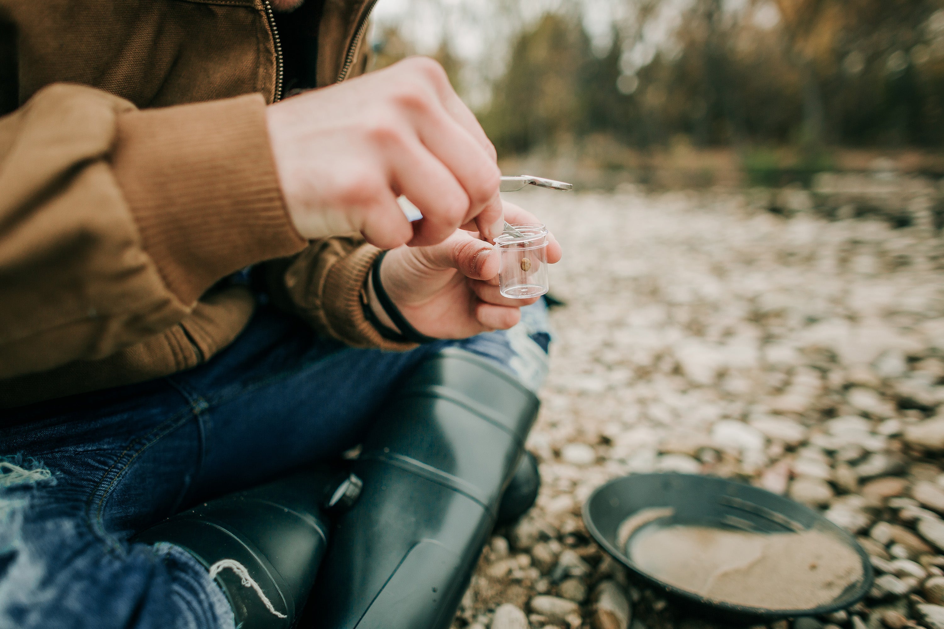 Yukon Deluxe Gold Panning Kit With Pick