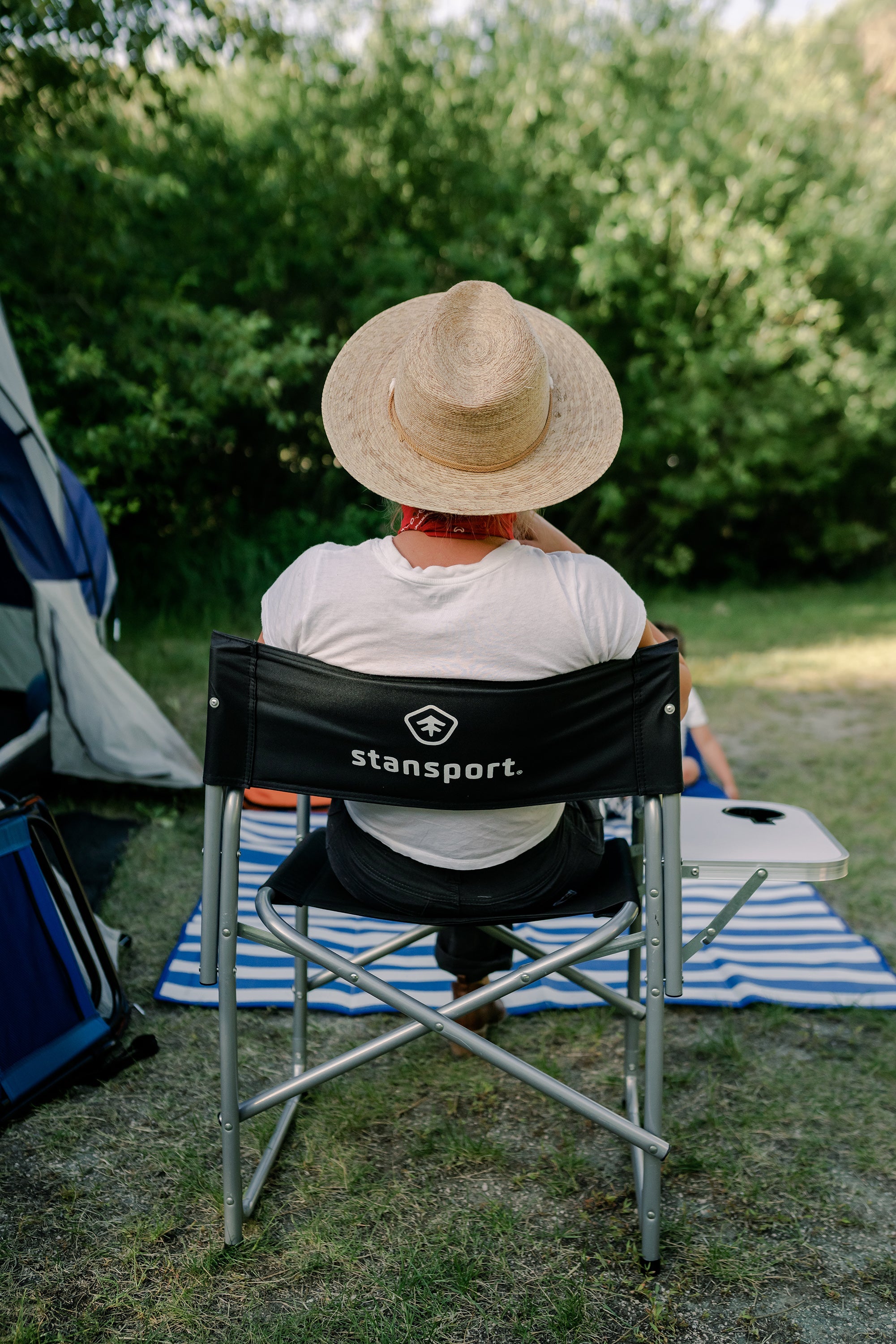 Folding Directors Chair With Side Table