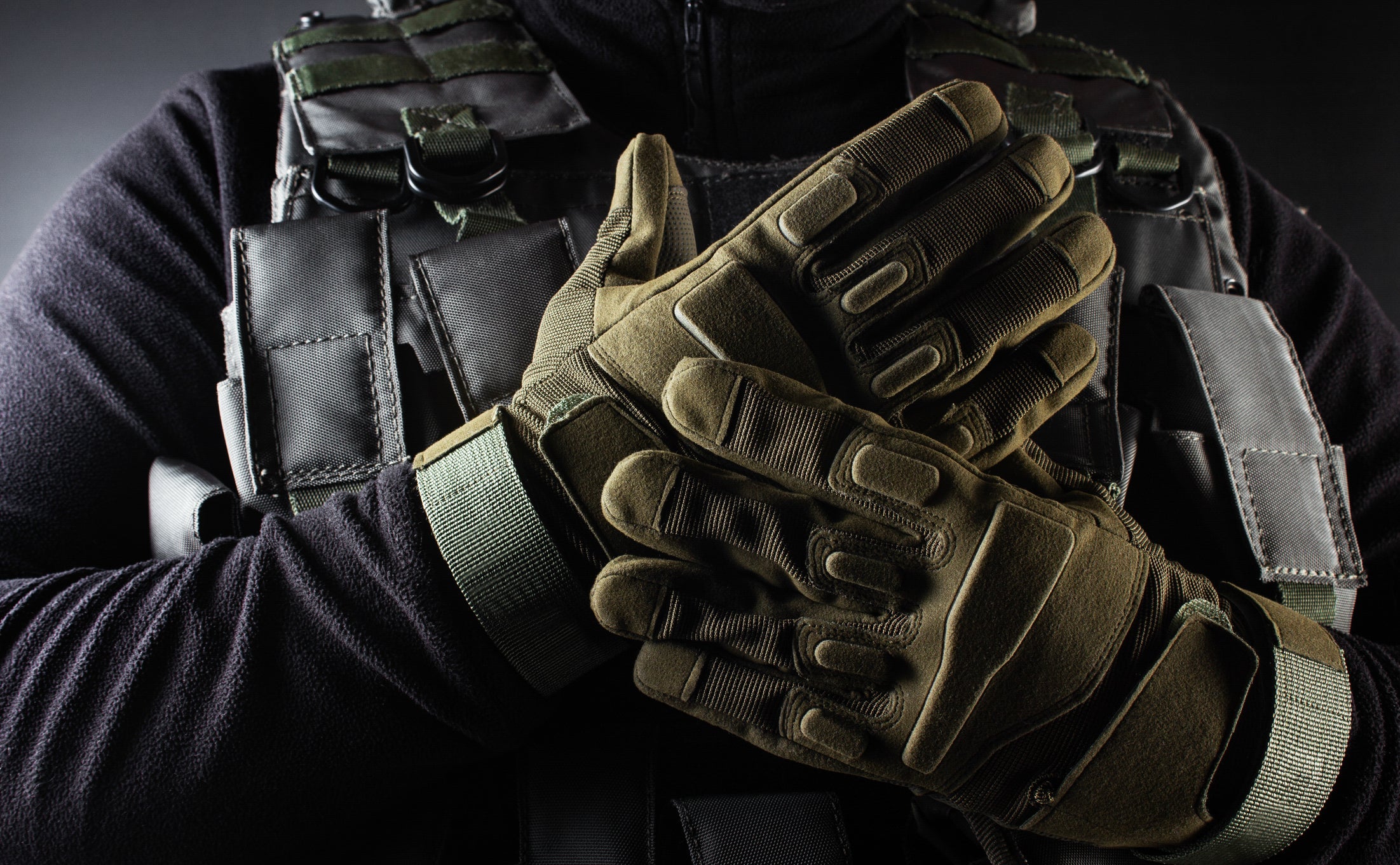 Tactical Gloves for SWAT Teams: Essential Gear for Optimal Performance