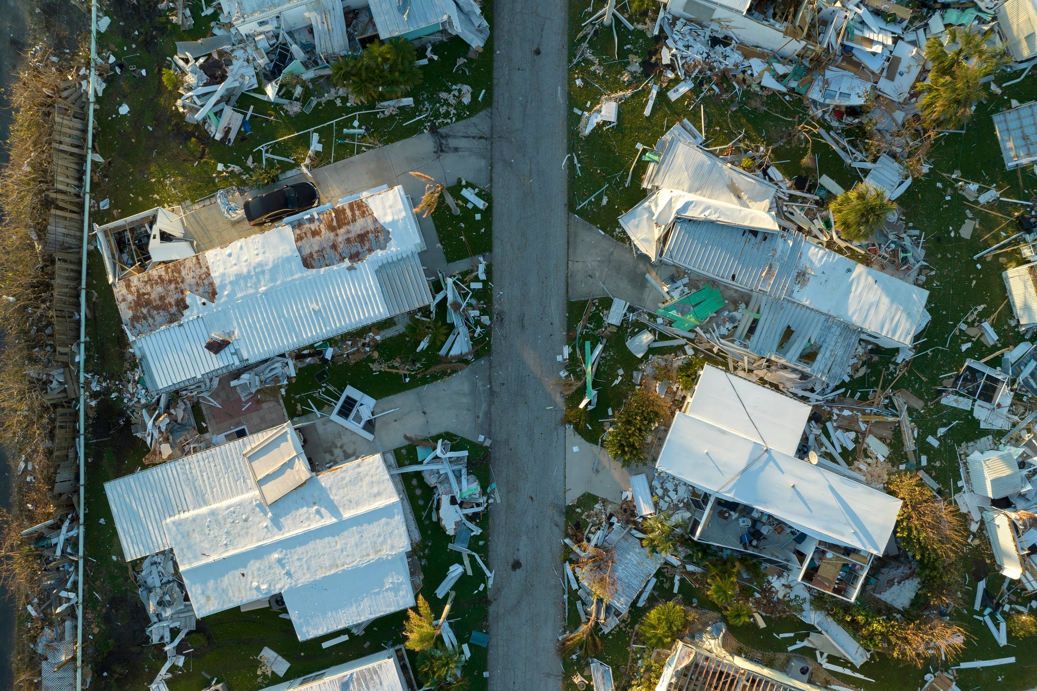 Hurricane Readiness Checklist for Coastal Areas (FEMA-Approved Supplies)