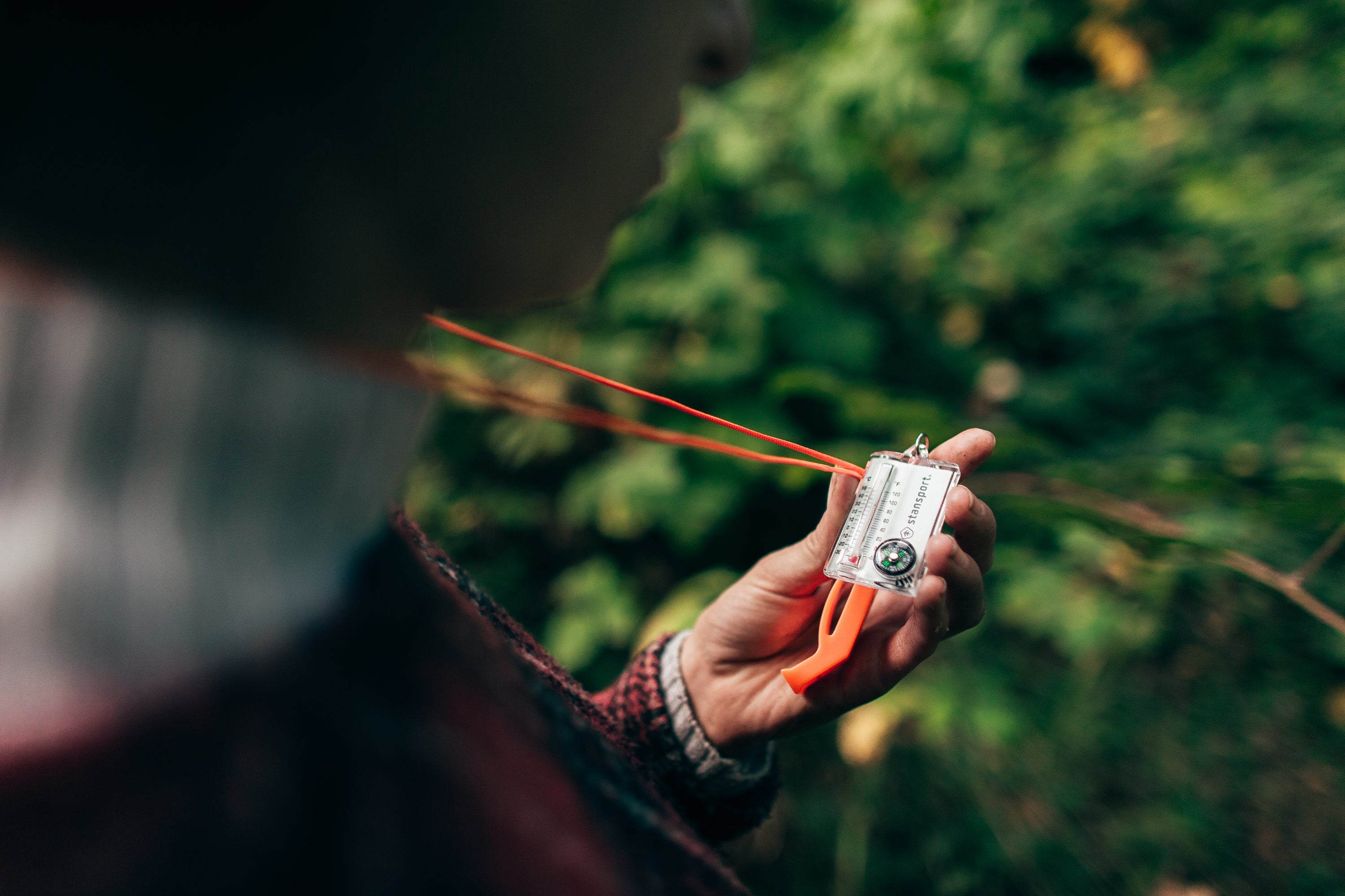 Zipper Pull Thermometer And Compass